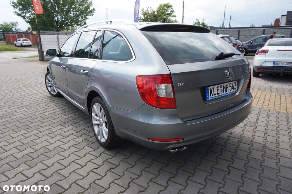 Skoda Superb 2.0 TDI DSG FAMILY - 6