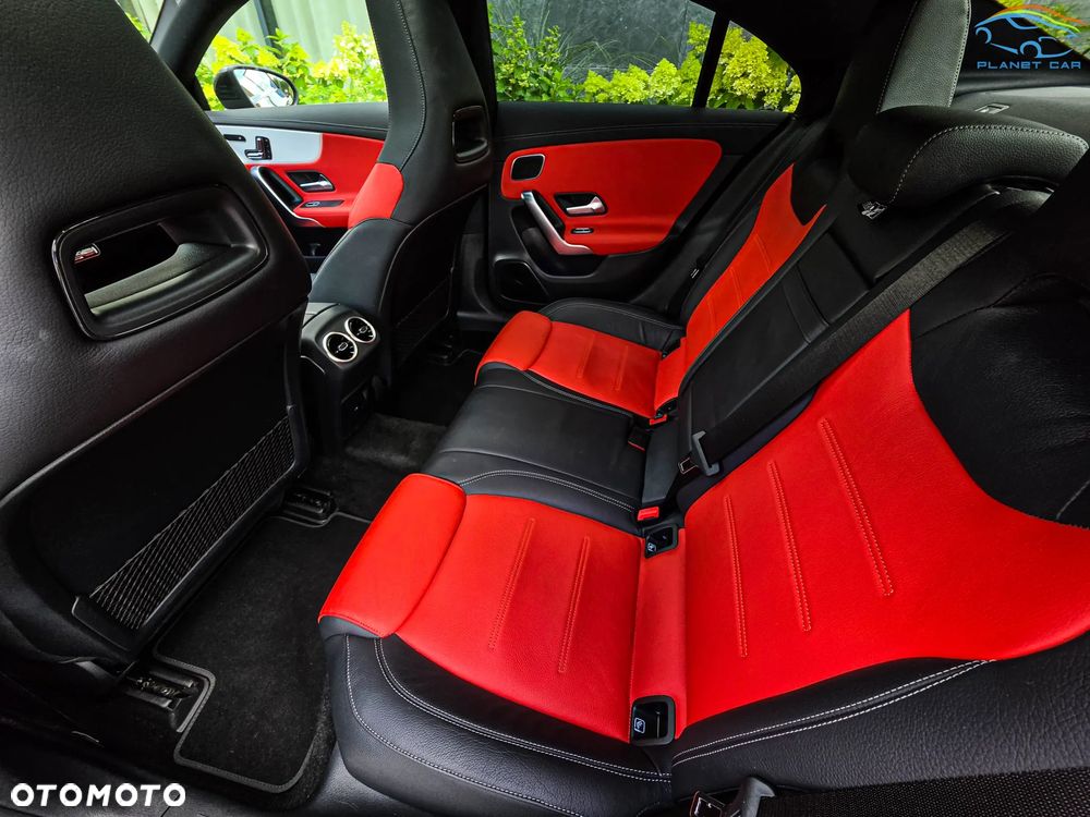 Mercedes-Benz CLA 200 AMG Line 7G-DCT - 17