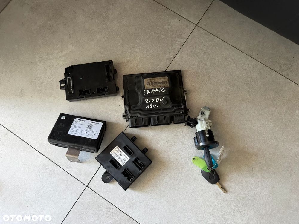 Trafic III Vivaro 2,0DCI 19-23 zestaw startowy sterownik 0281035805 - 7
