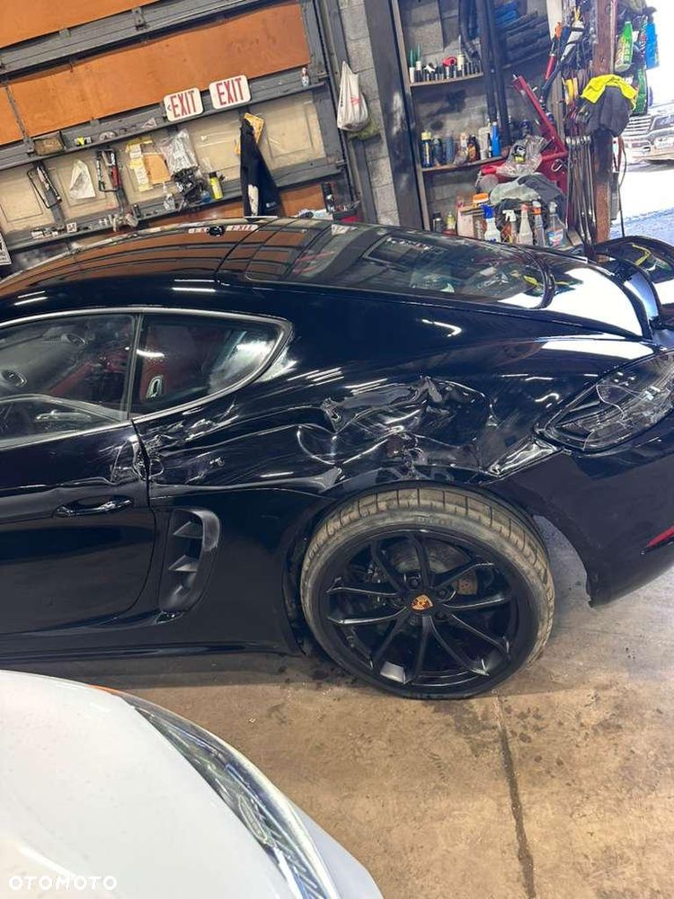 Porsche Cayman - 10