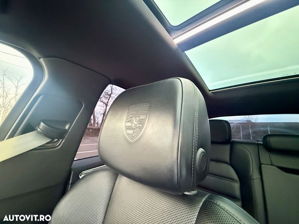 Porsche Macan - 24