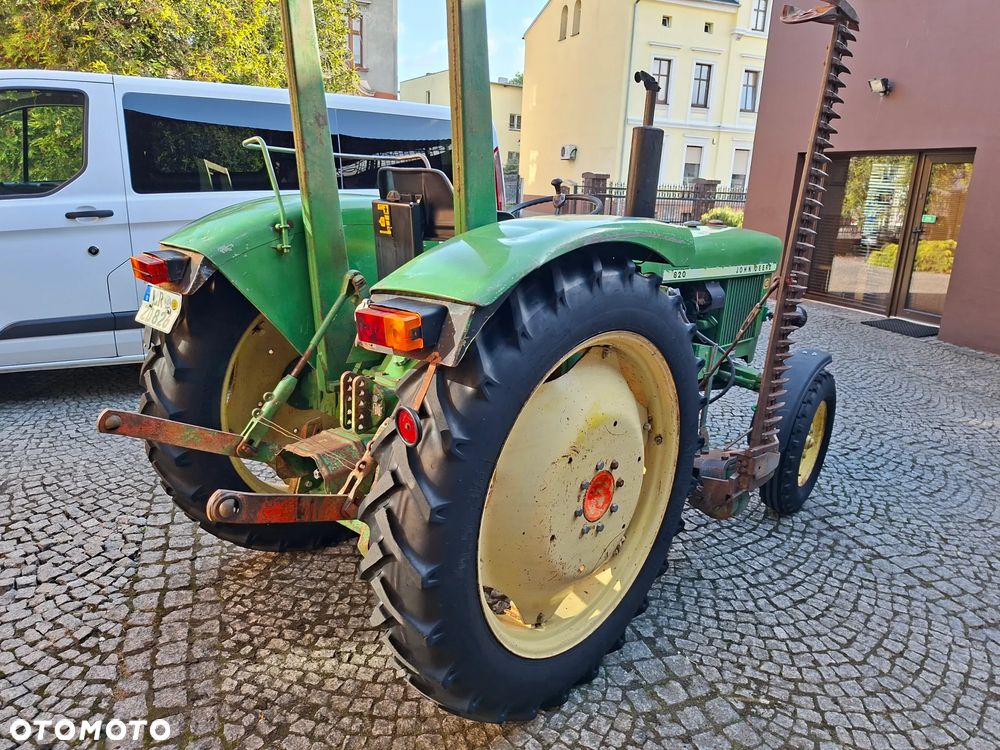 John Deere - 8