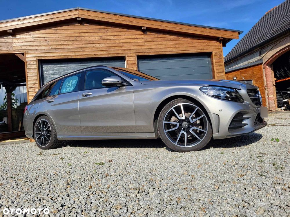 Mercedes-Benz Klasa C 220 d T 9G-TRONIC AMG Line - 13