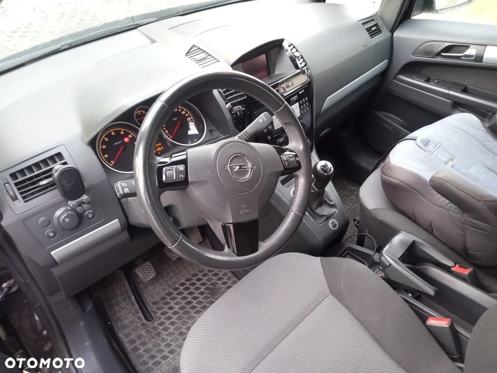 Opel Zafira - 3