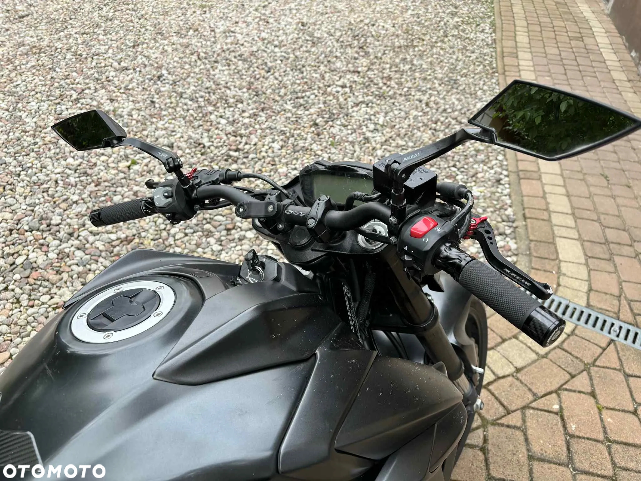 Suzuki GSX - 3