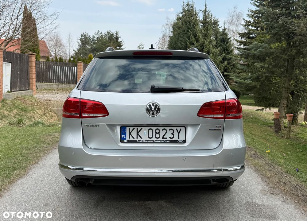 Volkswagen Passat 1.6 TDI DPF BlueMot Highline - 9