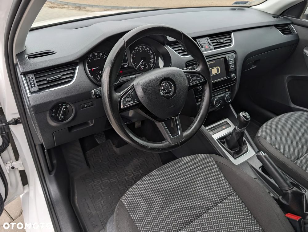 Skoda Octavia 1.6 TDI Style - 24