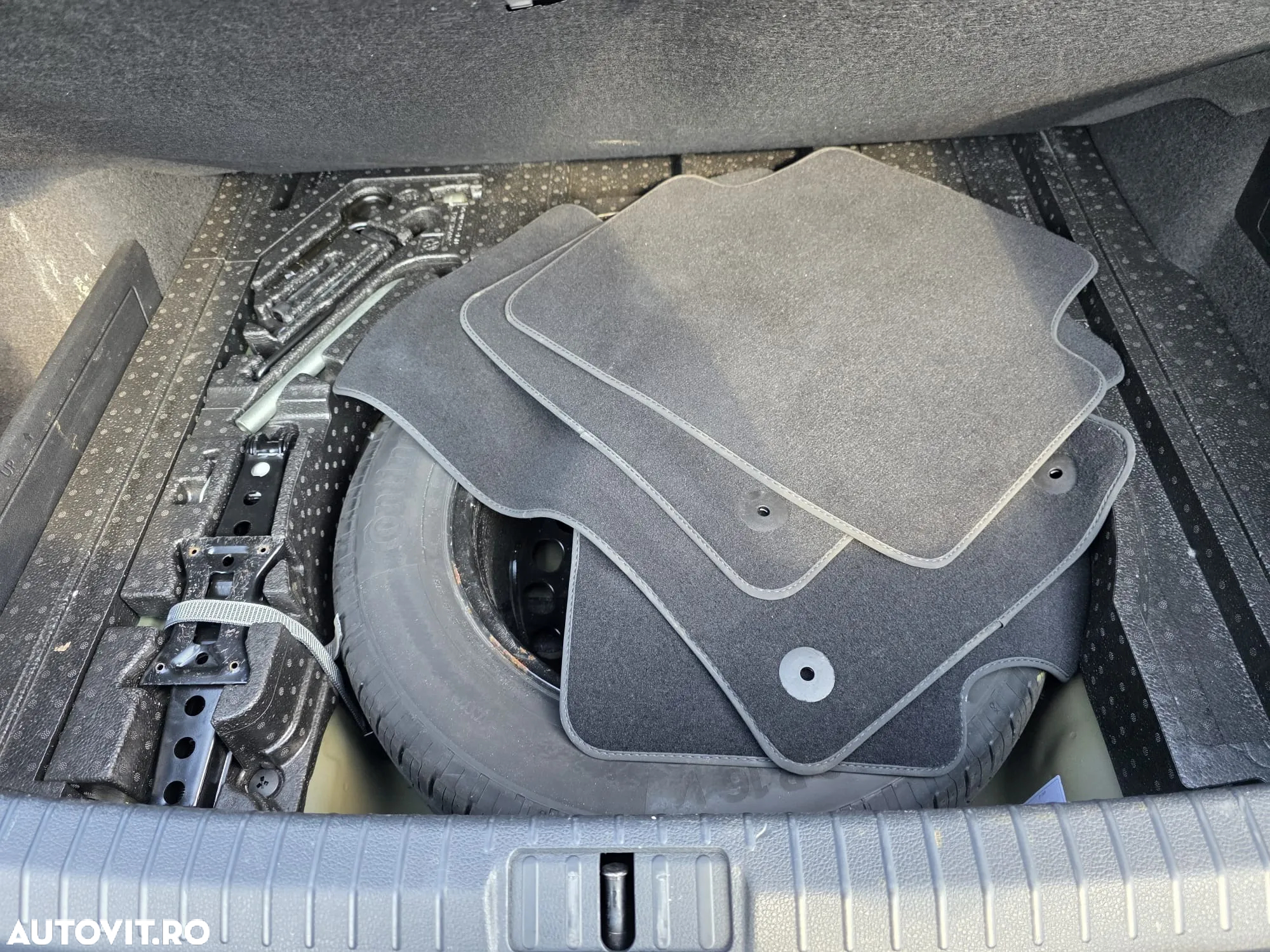 Volkswagen Passat - 24