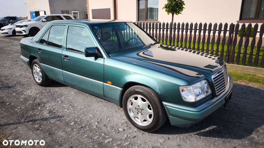 Mercedes-Benz 280 - 5