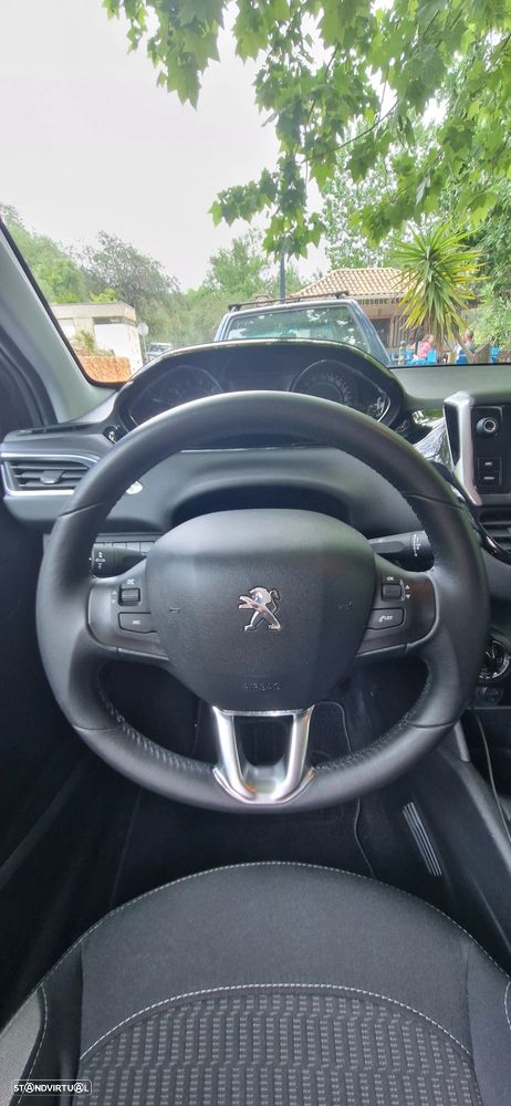 Peugeot 208 PureTech 82 Style - 17