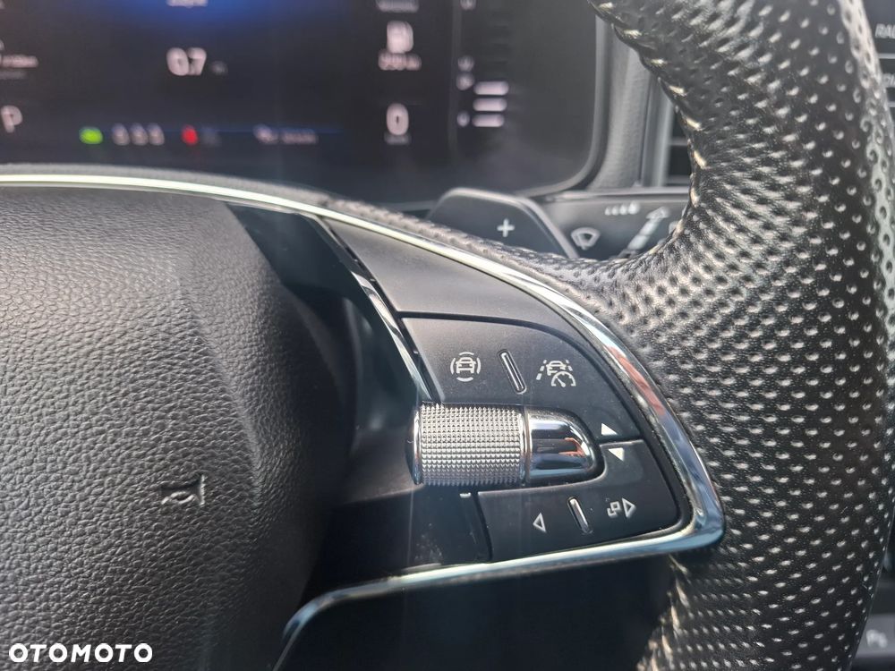 Skoda Karoq 2.0 TDI SCR 4x4 DSG Sportline - 29