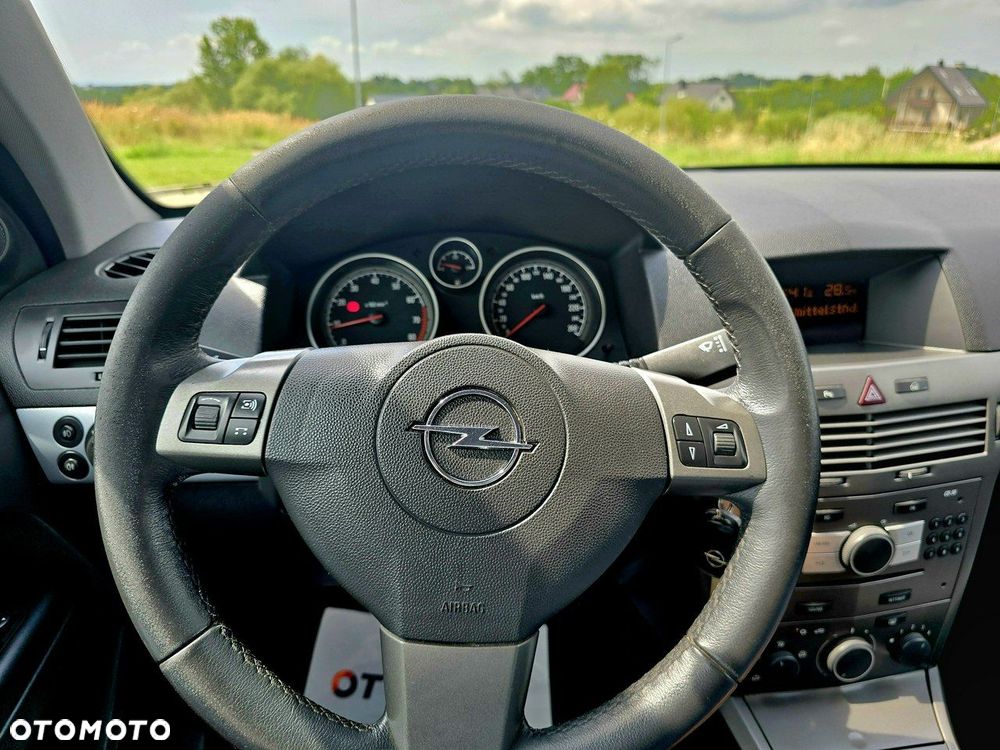 Opel Astra 1.8 Caravan Edition - 27