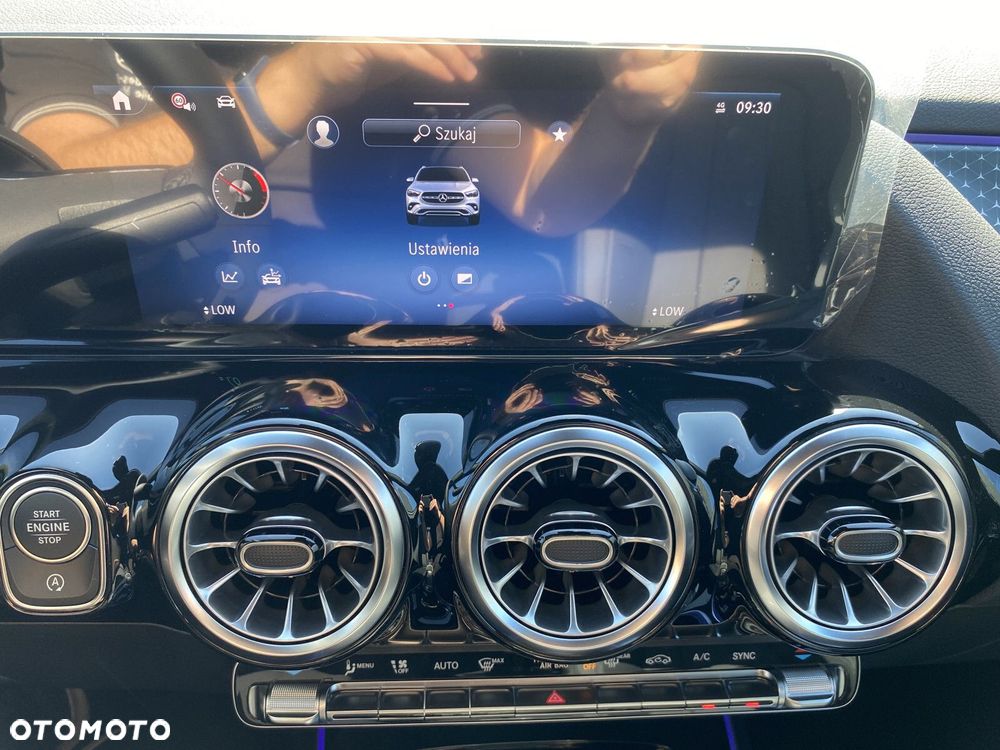 Mercedes-Benz GLA - 18