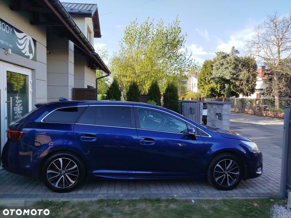 Toyota Avensis 1.8 Premium - 1