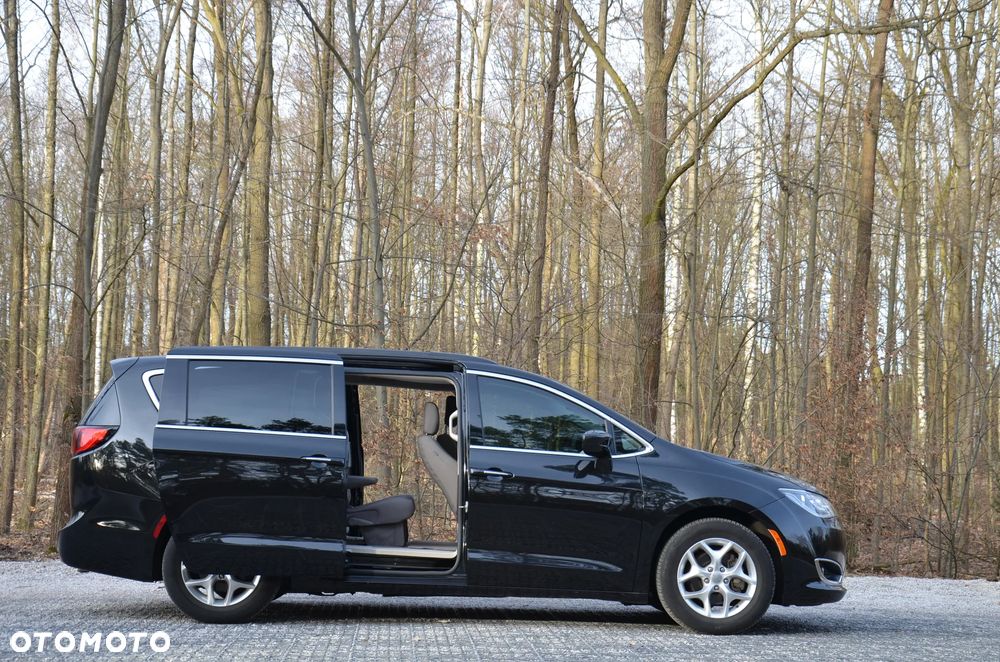 Chrysler Pacifica - 7