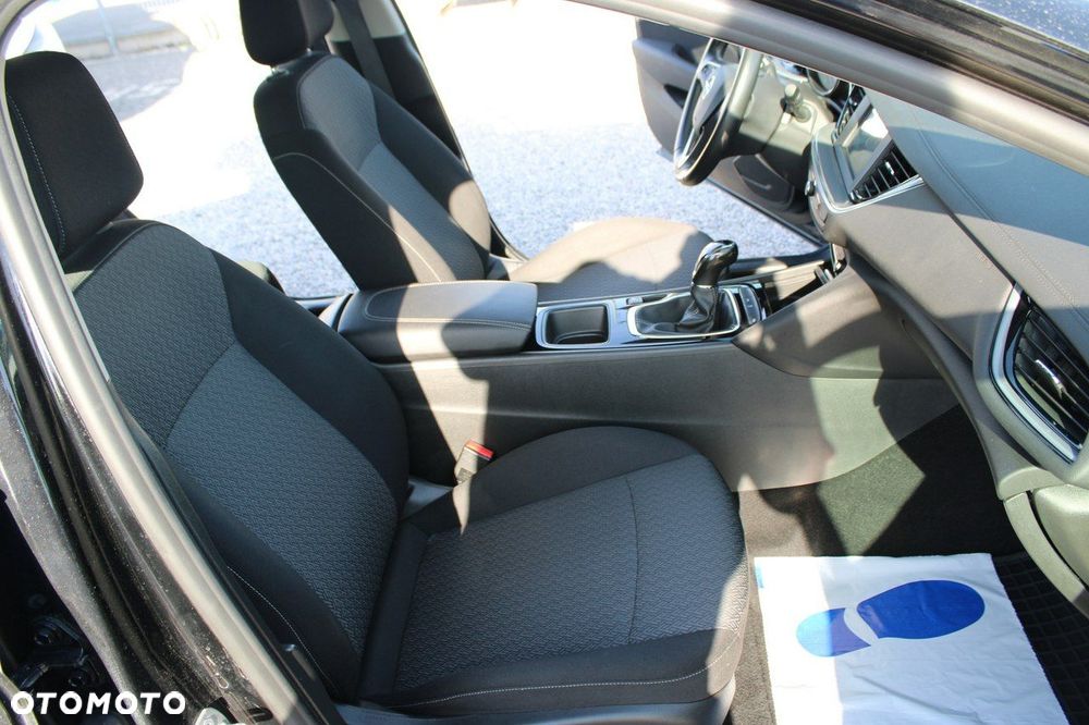 Opel Insignia - 15