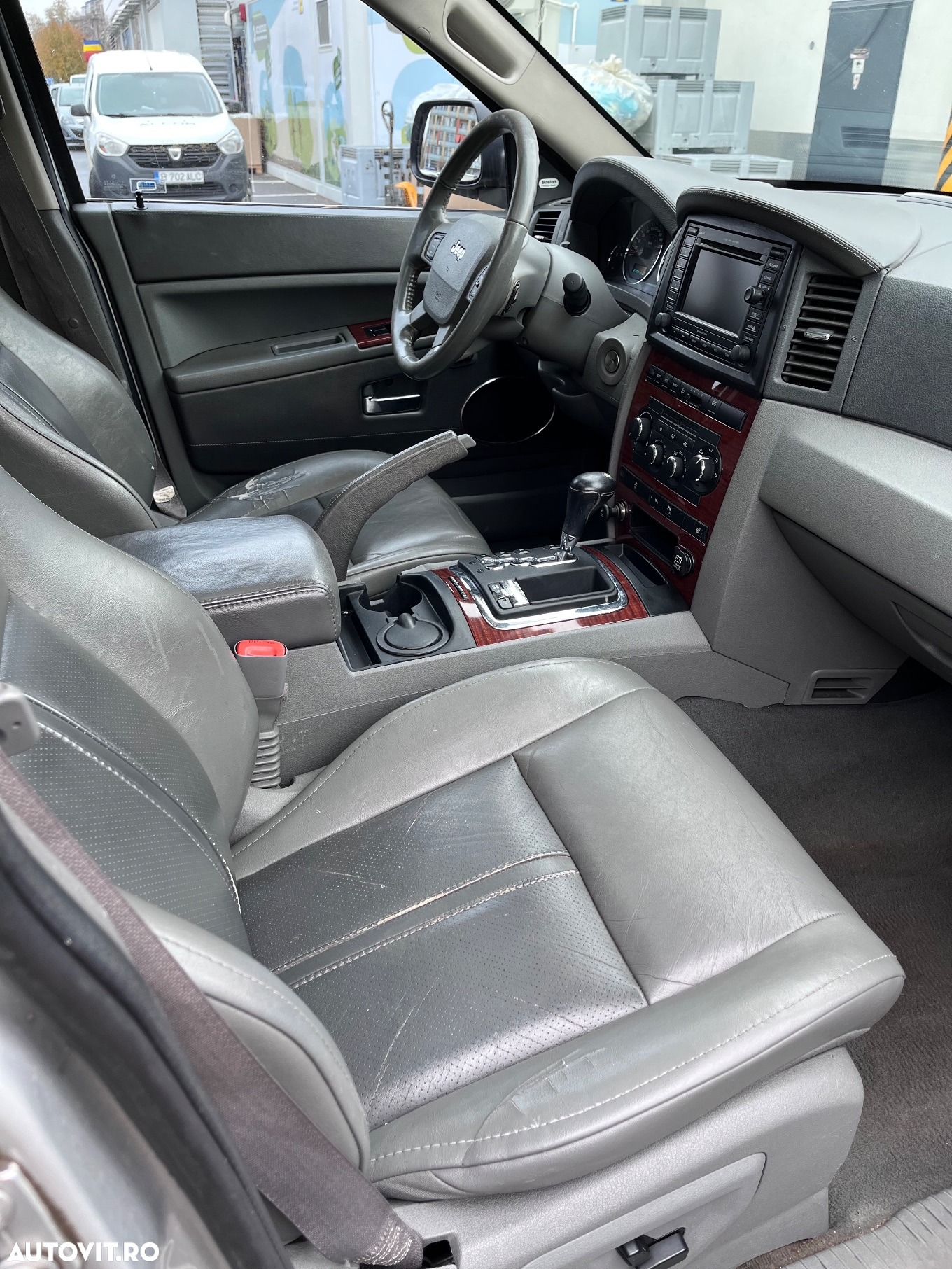 Jeep Grand Cherokee - 13