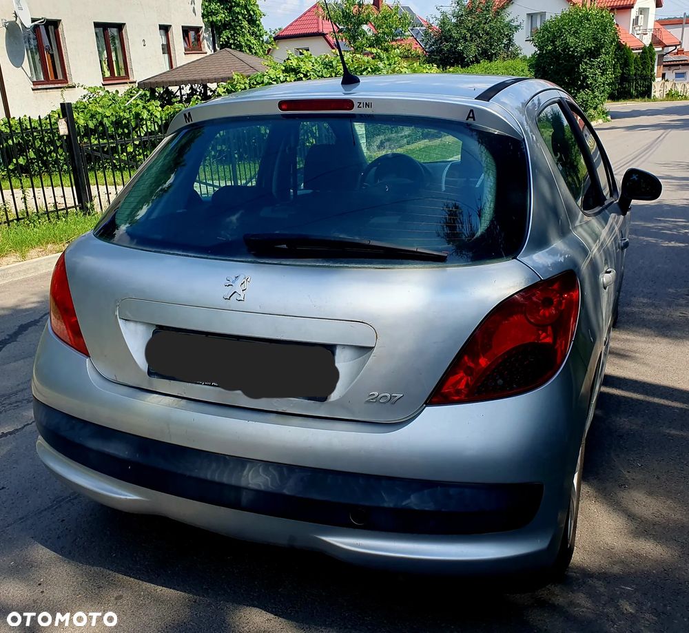 Peugeot 207 - 11