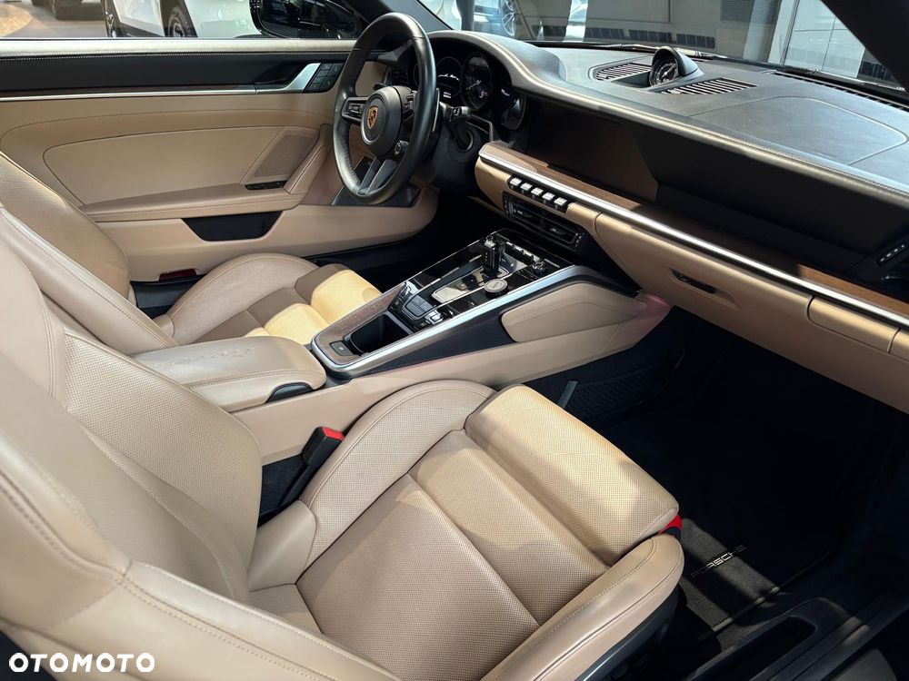 Porsche 911 Targa 4 - 8