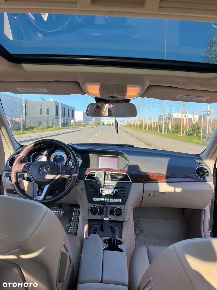 Mercedes-Benz Klasa C 350 (BlueEFFICIENCY) 7G-TRONIC Avantgarde - 16