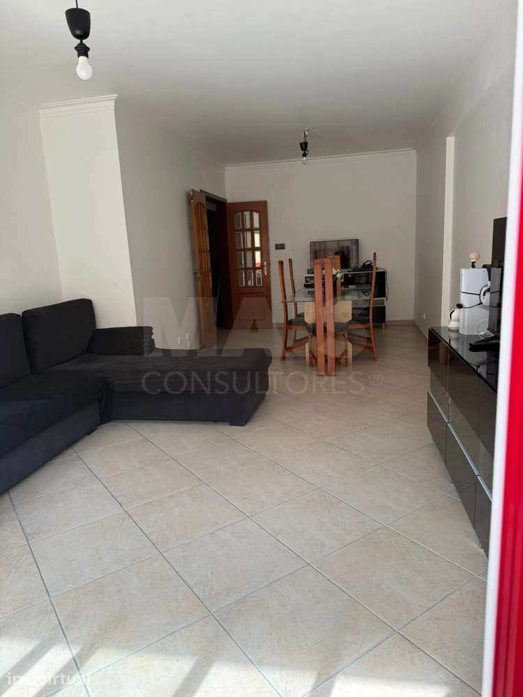 Apartamento T2 na Póvoa de Santa Iria com parqueamento e terraço - Grande imagem: 3/14