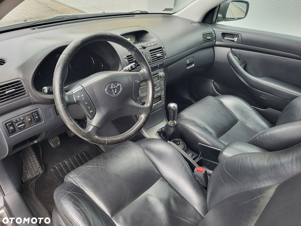 Toyota Avensis - 18