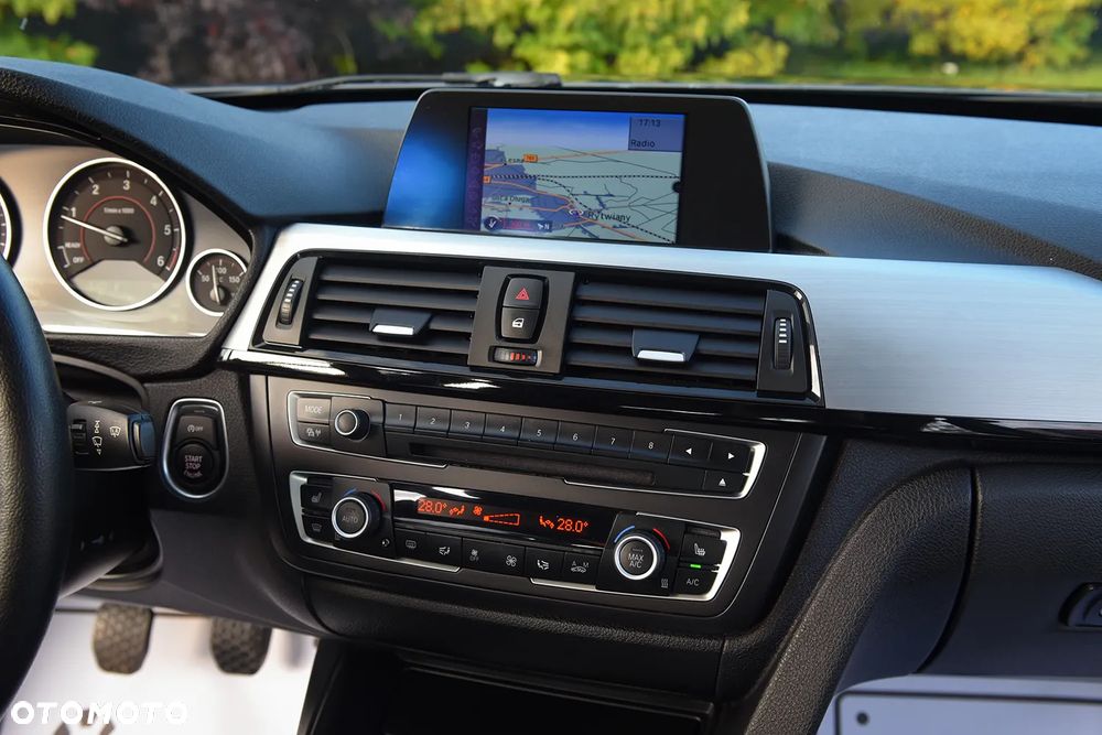 BMW Seria 3 318d Sport Line - 36