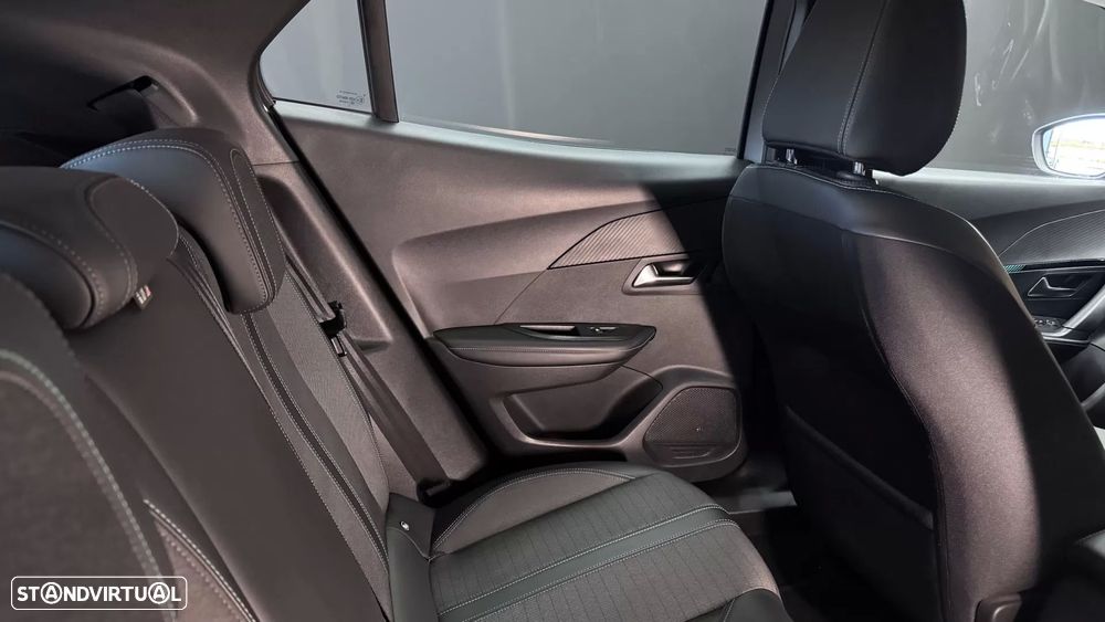 Peugeot 2008 1.2 PureTech Allure Pack - 51