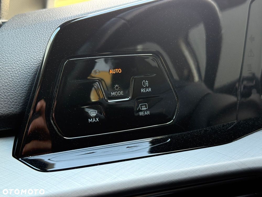 Volkswagen Golf VIII 1.5 TSI EVO Life - 26