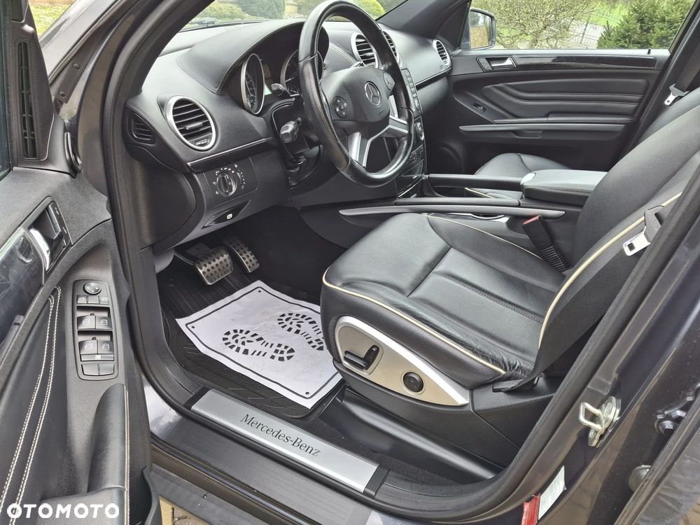 Mercedes-Benz ML - 10