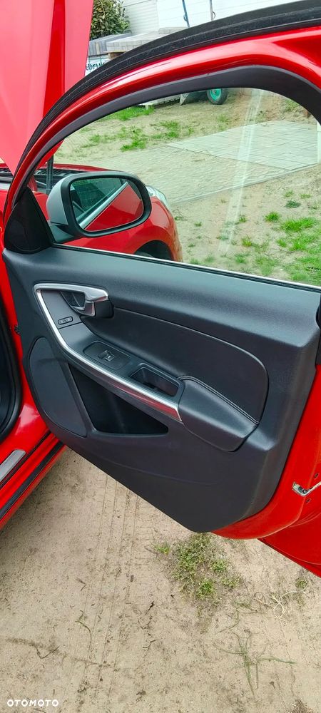 Volvo V60 D4 Drive-E R-Design Momentum - 19