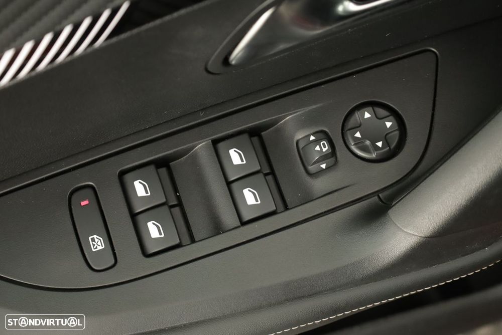 Peugeot 2008 1.2 PureTech Allure - 21