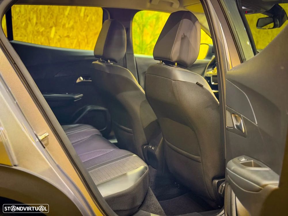 Peugeot e-2008 54 kWh Allure - 7