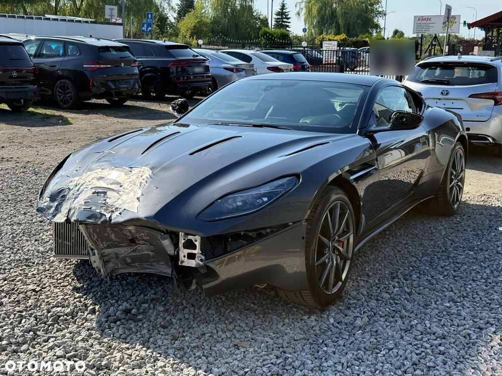 Aston Martin DB11 - 4