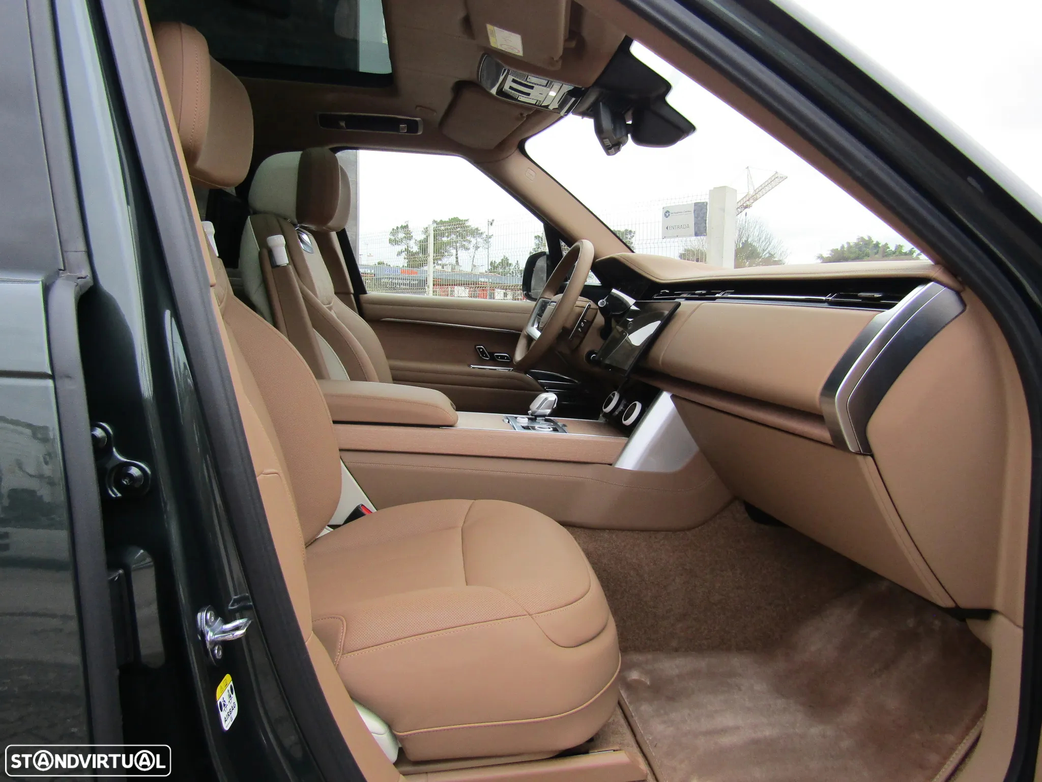 Land Rover Range Rover 4.4 P530 SV - 29