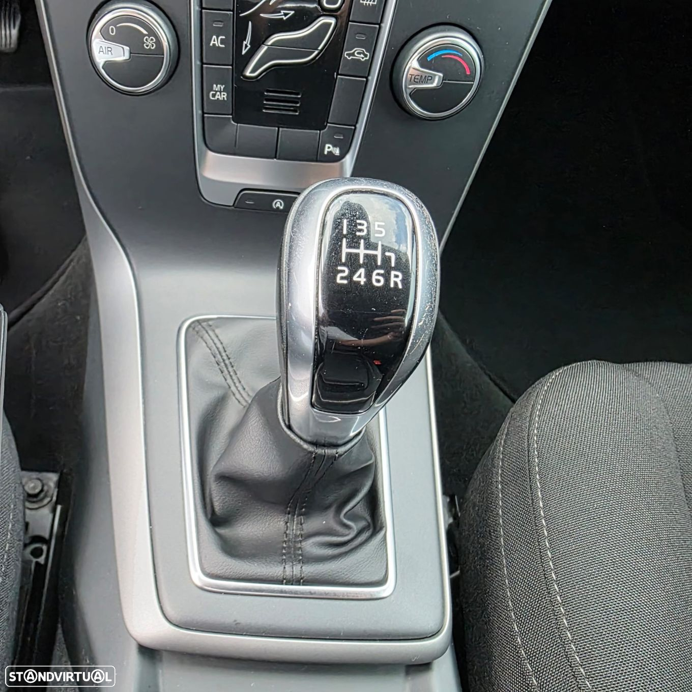 Volvo V40 Cross Country 2.0 D2 - 28