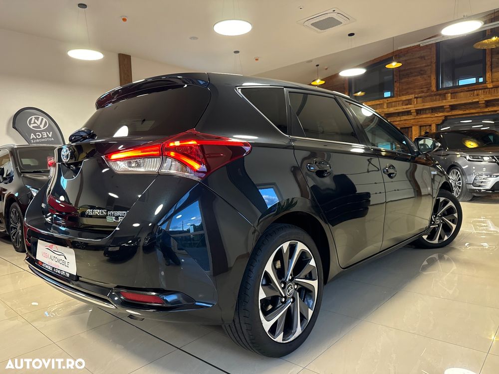 Toyota Auris 1.8 VVT-i Hybrid Automatik Design Edition - 3