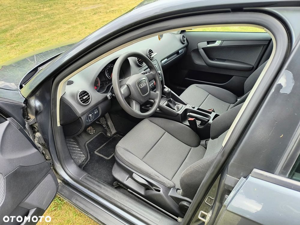 Audi A3 Sportback 1.9 TDI Attraction - 6