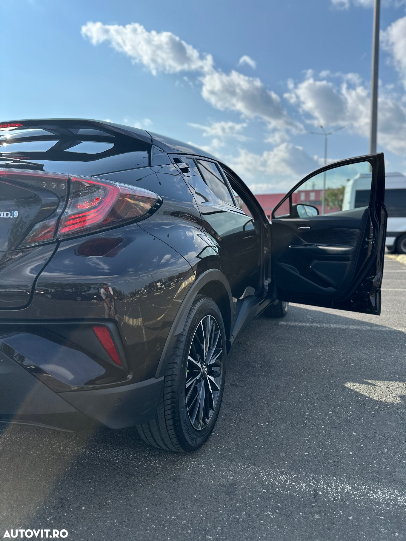 Toyota C-HR 1.8 HSD 4x2 CVT C-lassy LED - 2