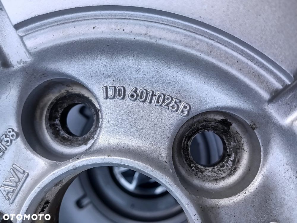 Oryginalne Alufelgi R15  VW 5x100 - 7