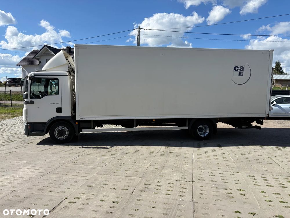 MAN TGL 12.220 - 2