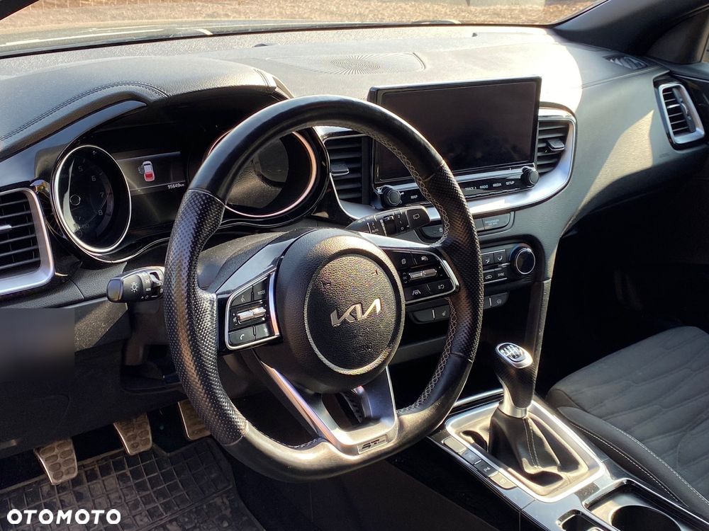 Kia ProCeed - 15