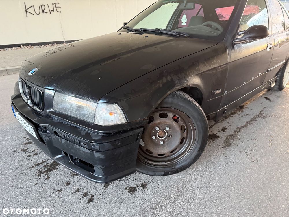 BMW Seria 3 323i - 14