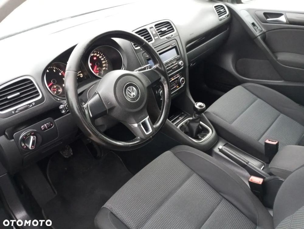 Volkswagen Golf - 6