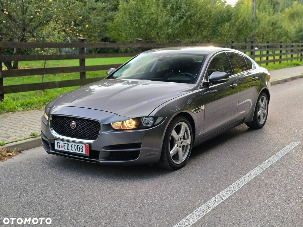 Jaguar XE 2.0 D Prestige - 14