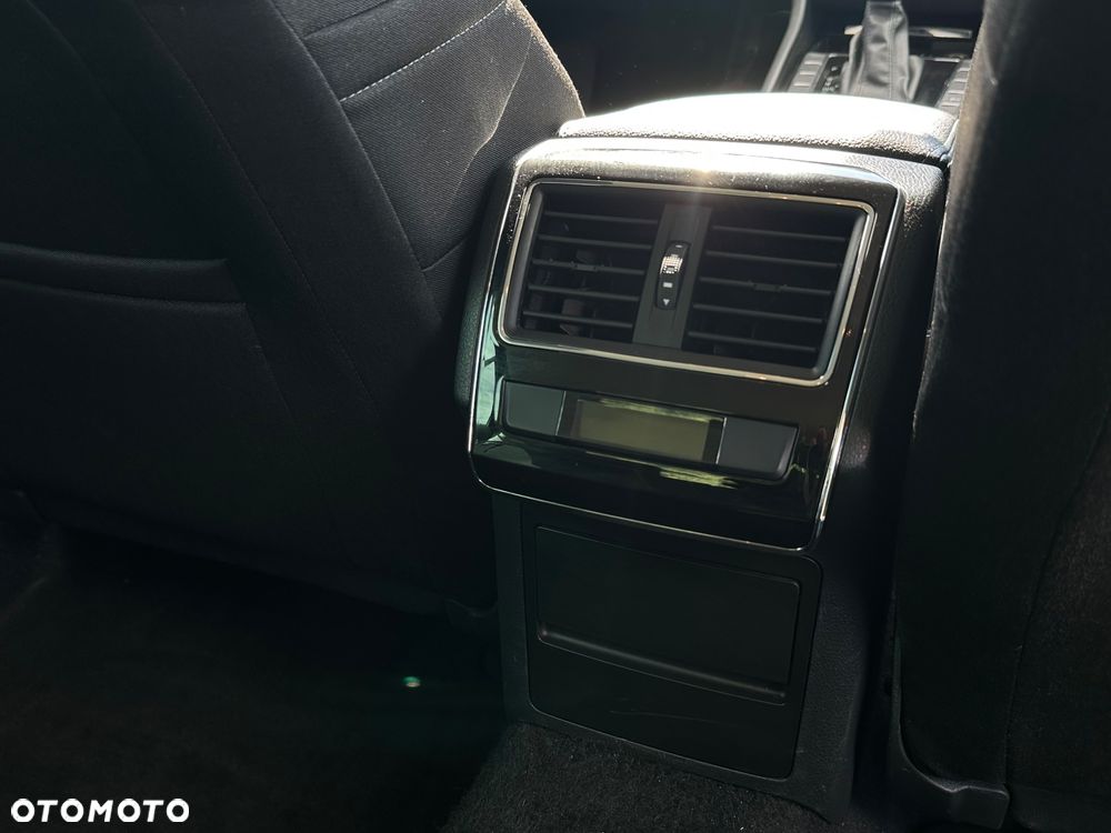 Skoda Superb ver-2-0-tdi-ambition-dsg - 6