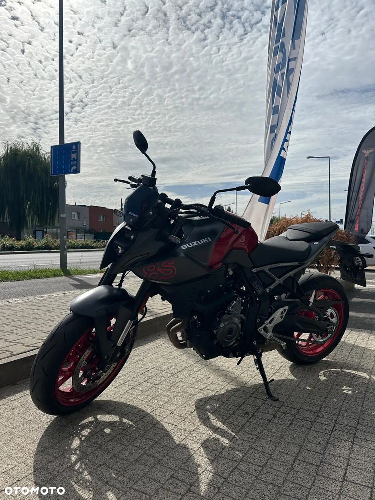 Suzuki GSX - 4