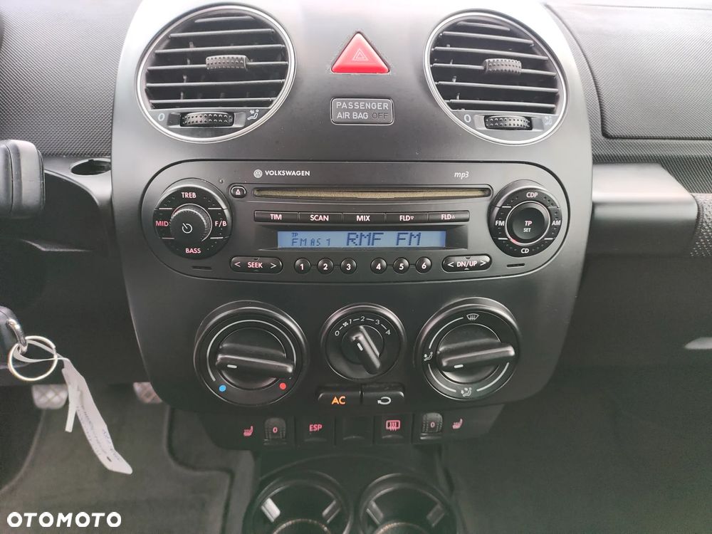 Volkswagen New Beetle - 21
