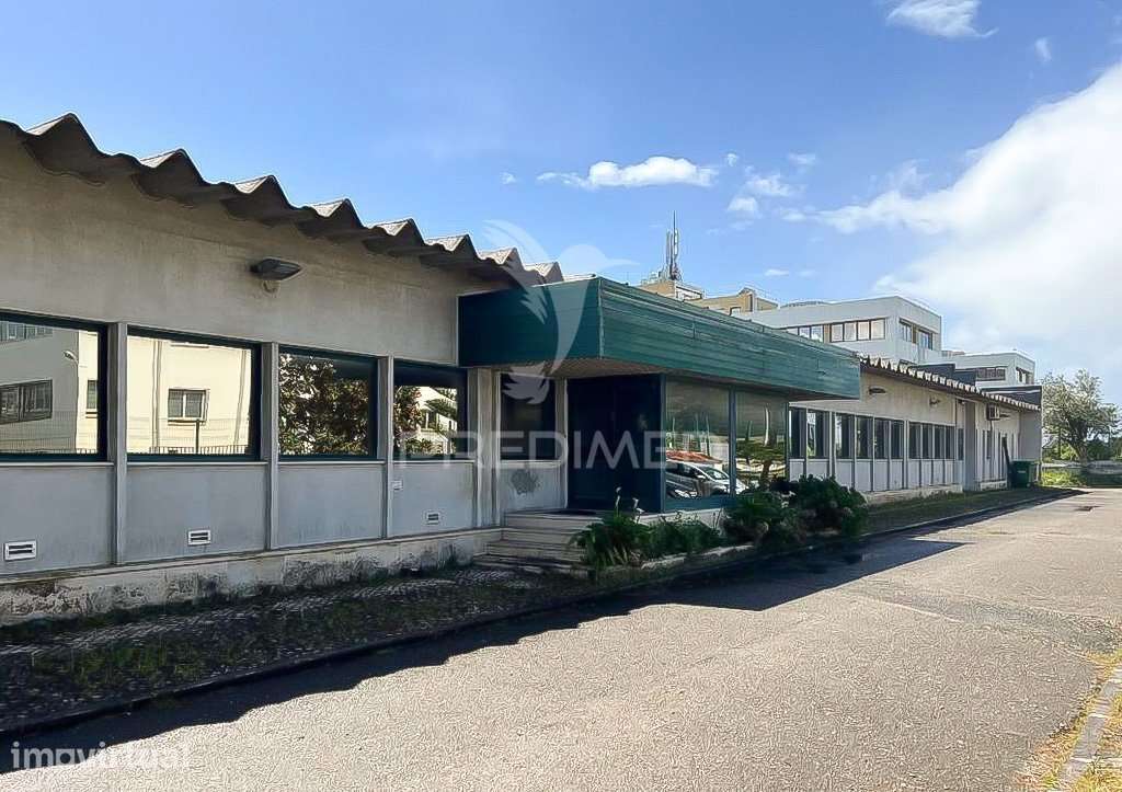 Venda de Edifício escritórios e armazém centro de Carnaxide - Grande imagem: 5/8
