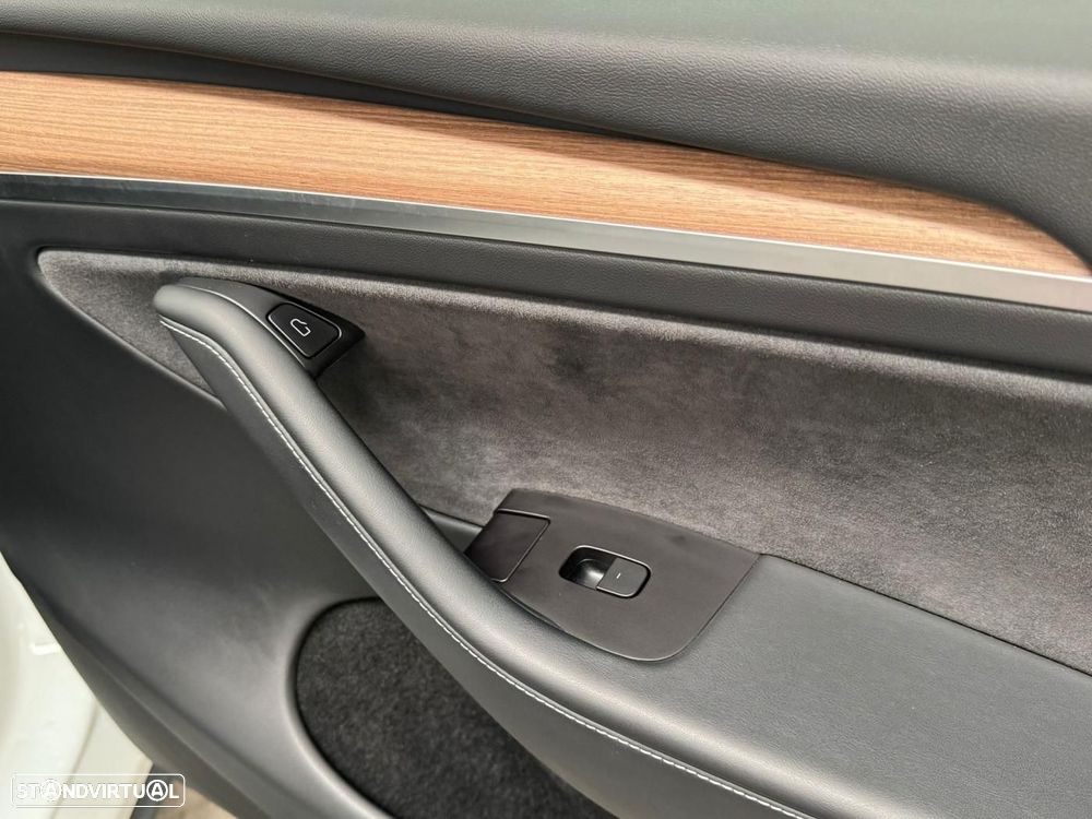 Tesla Model Y Performance Tração Integral - 49